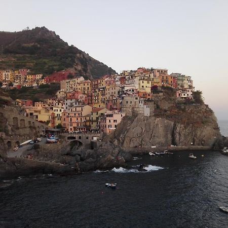 Su Per I Coppi Hotell Manarola Exteriör bild