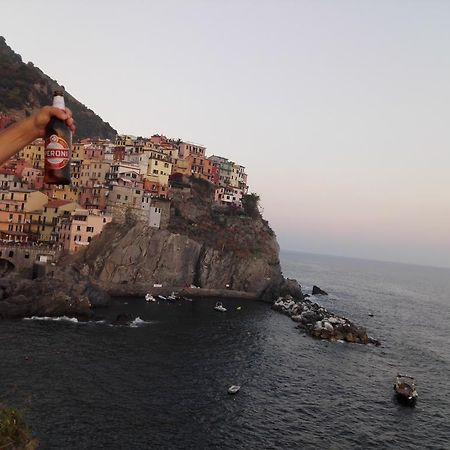 Su Per I Coppi Hotell Manarola Exteriör bild