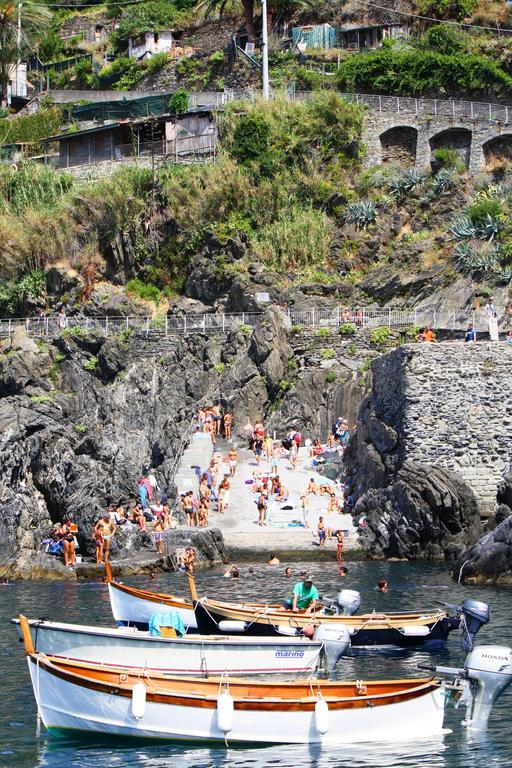 Su Per I Coppi Hotell Manarola Exteriör bild