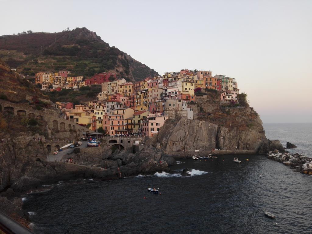 Su Per I Coppi Hotell Manarola Exteriör bild